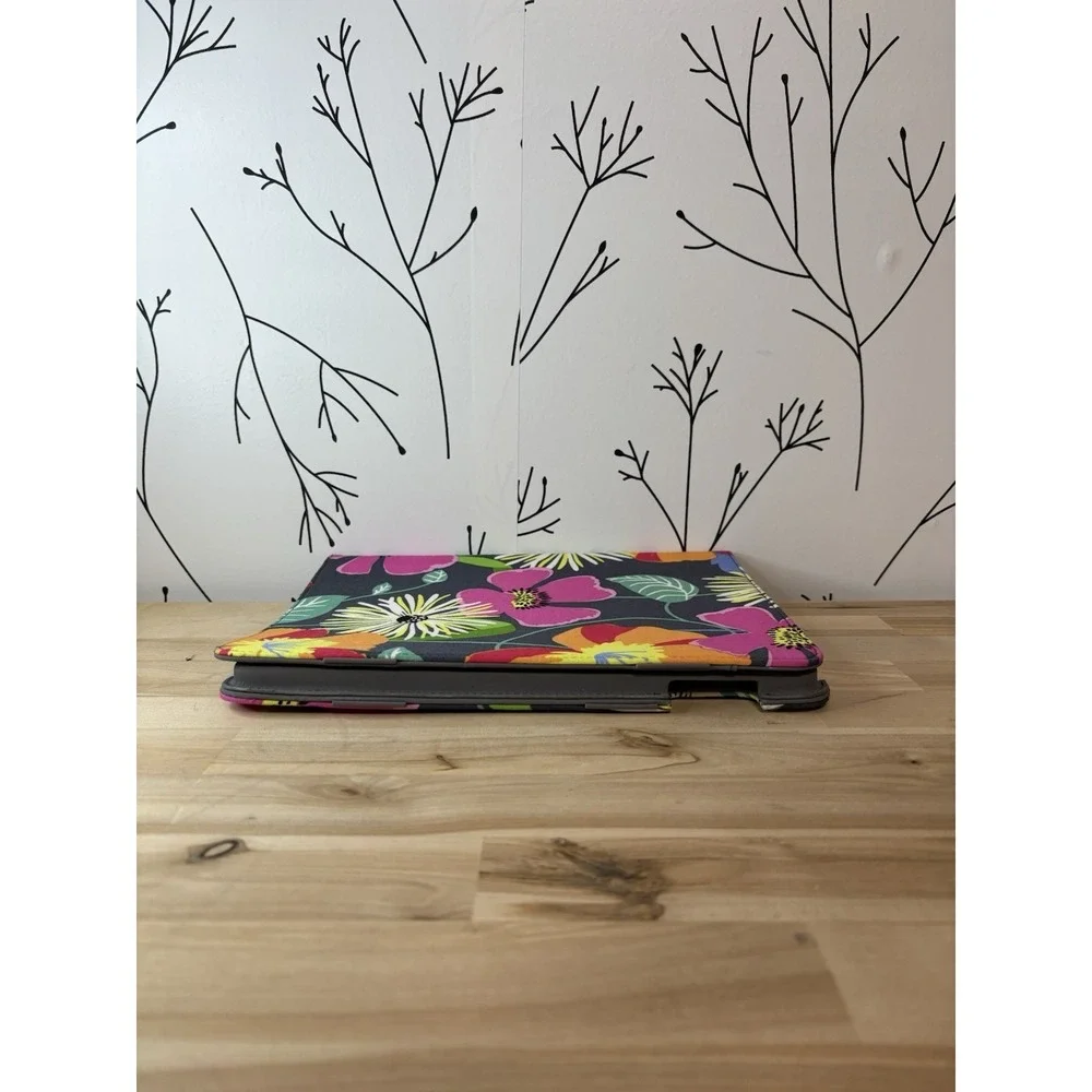 Vera Bradley Jazzy Blooms Pattern Snap On iPad Case Generation 2 or Later